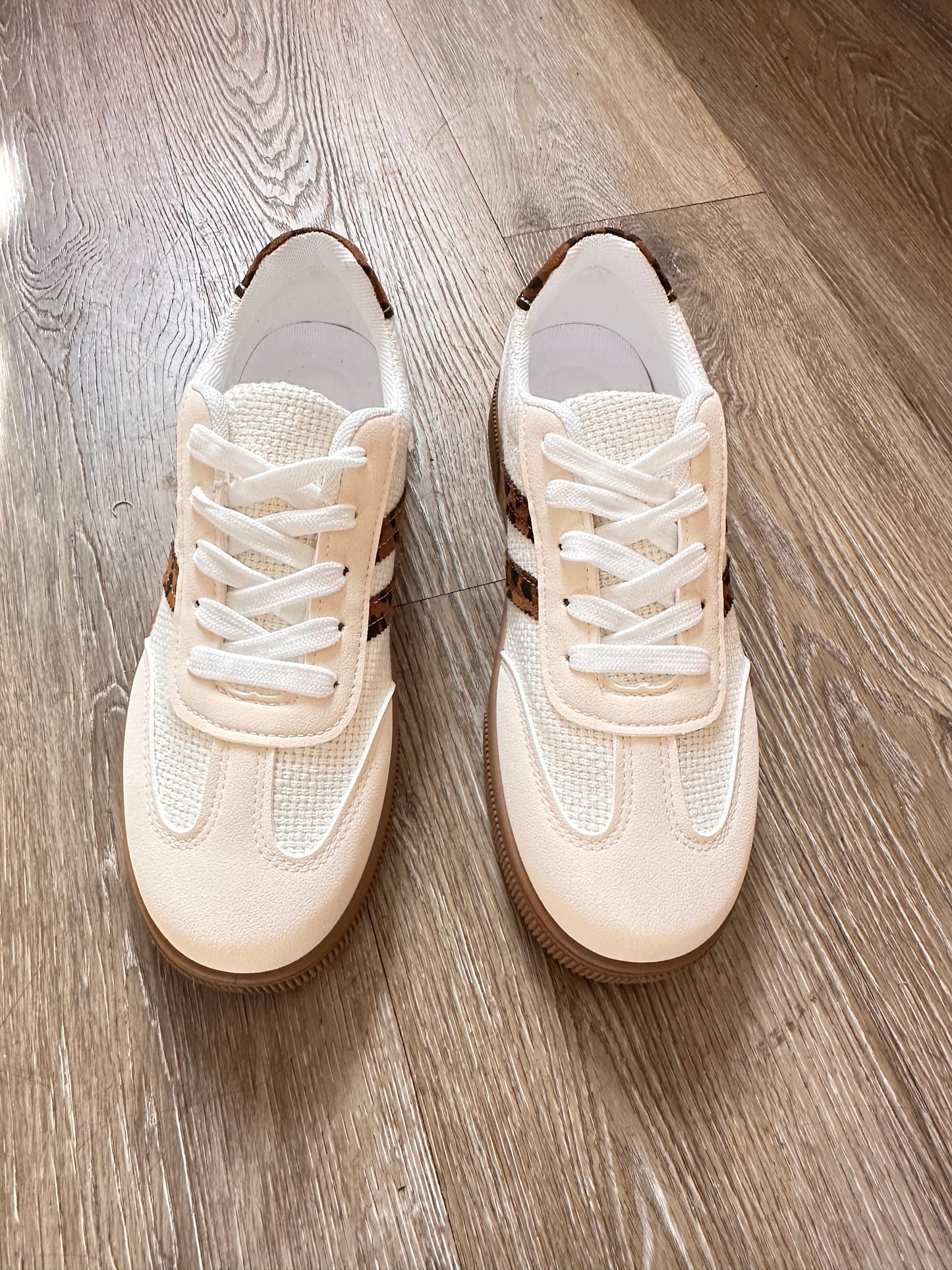 Leopard lace up flat shoes