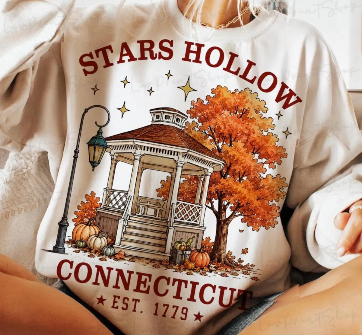 Stars Hollow Sweatshirt in Tan