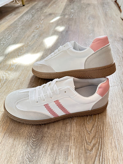 Sienna lace up flat shoe