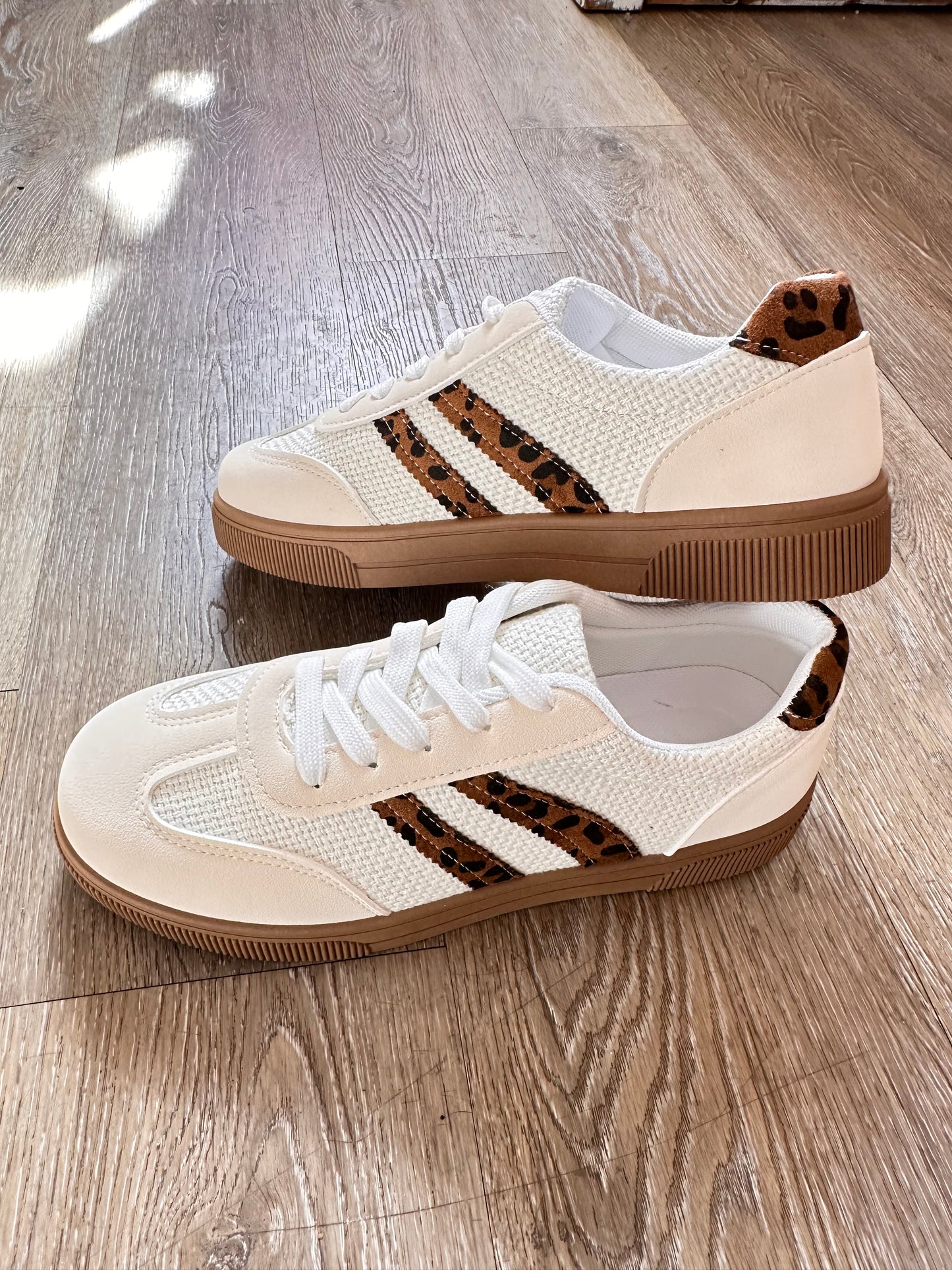 Leopard lace up flat shoes