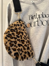 Load image into Gallery viewer, Leopard sling purse
